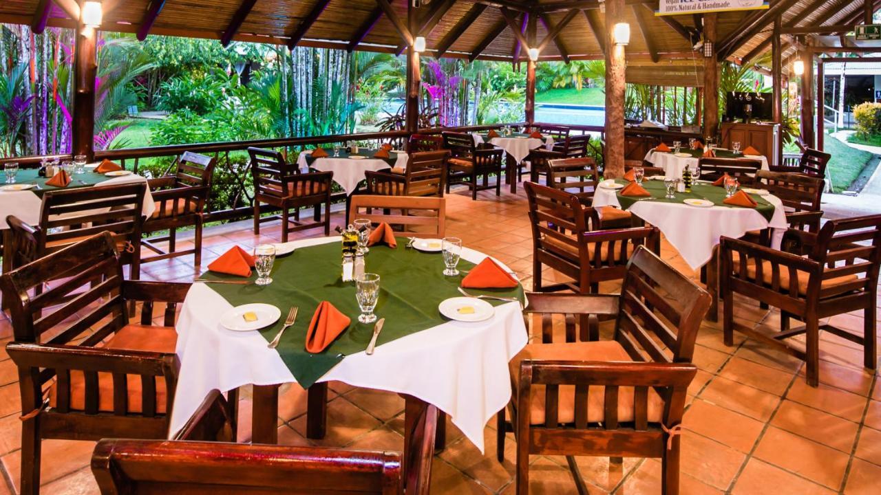 Hotel Villas Rio Mar Dominical Exterior photo