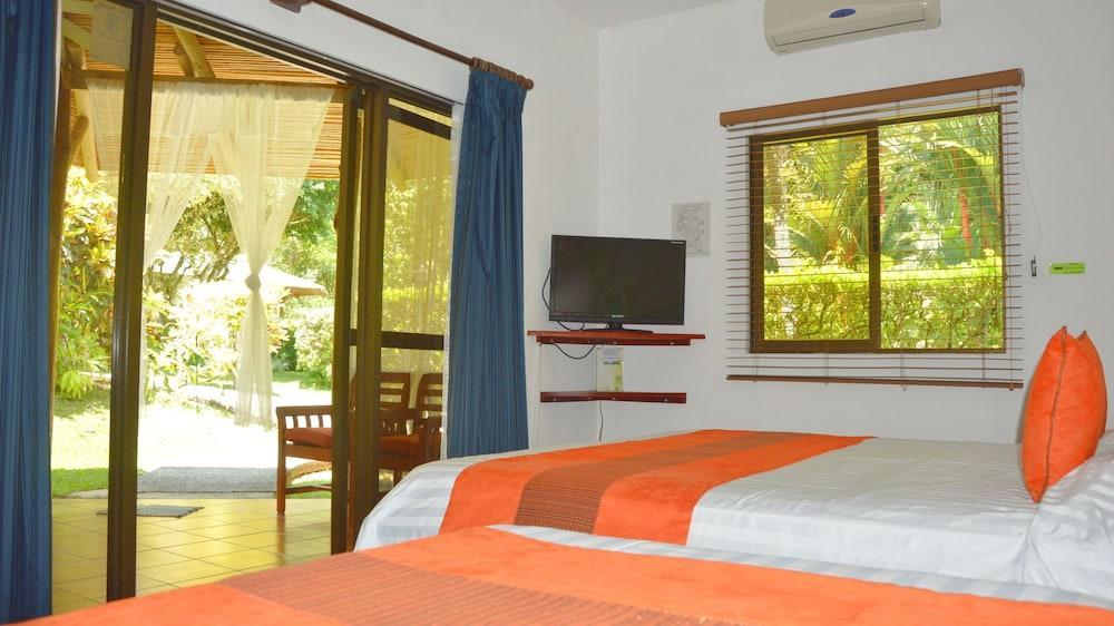 Hotel Villas Rio Mar Dominical Exterior photo